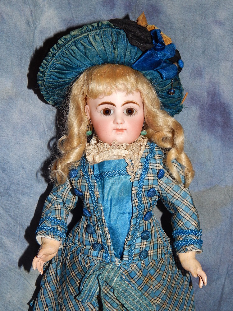 Grandmas Attic Dolls - Page 9